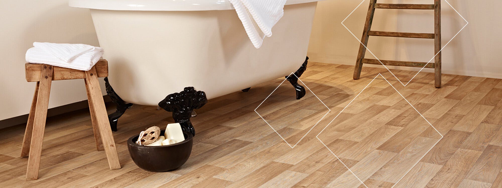 Vinyl plank design in bathroom